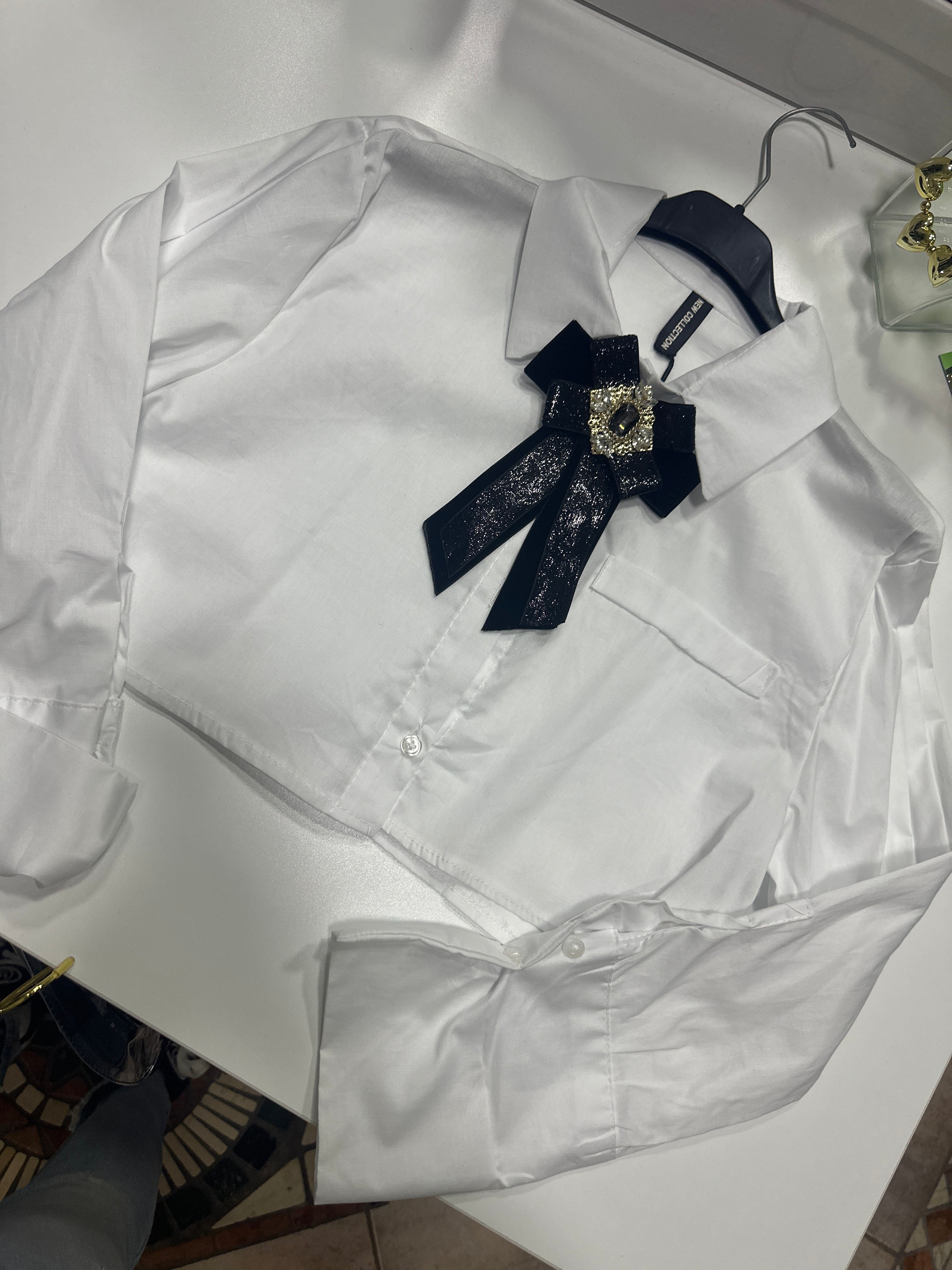 Camicia fiocco nero